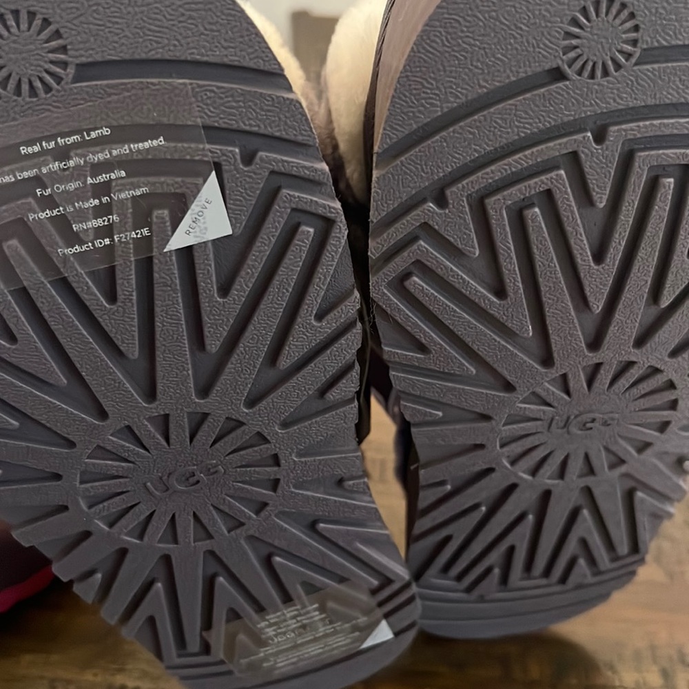 Brand new ugg sling back slides